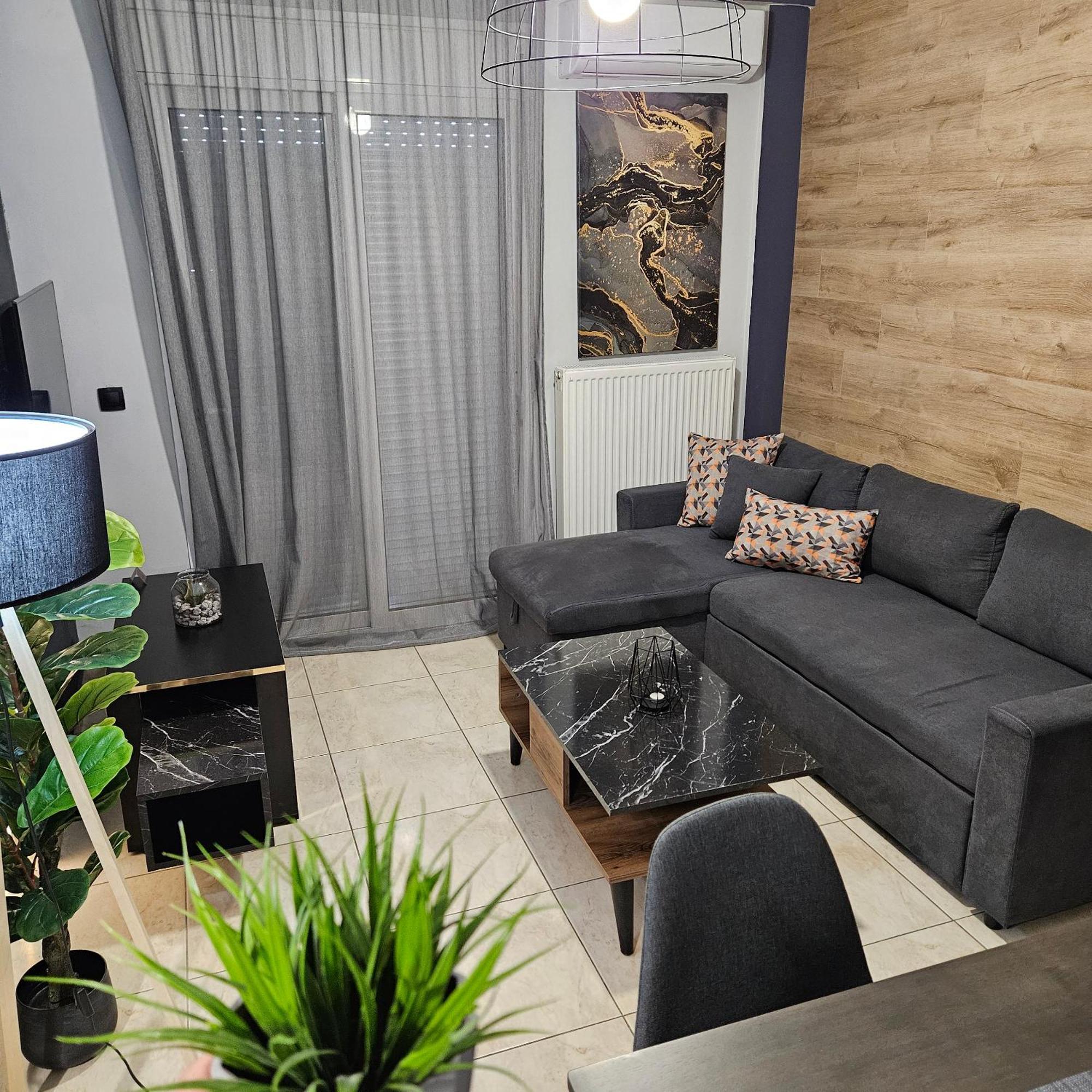 Central1modernapartmentfreeparking Apartment